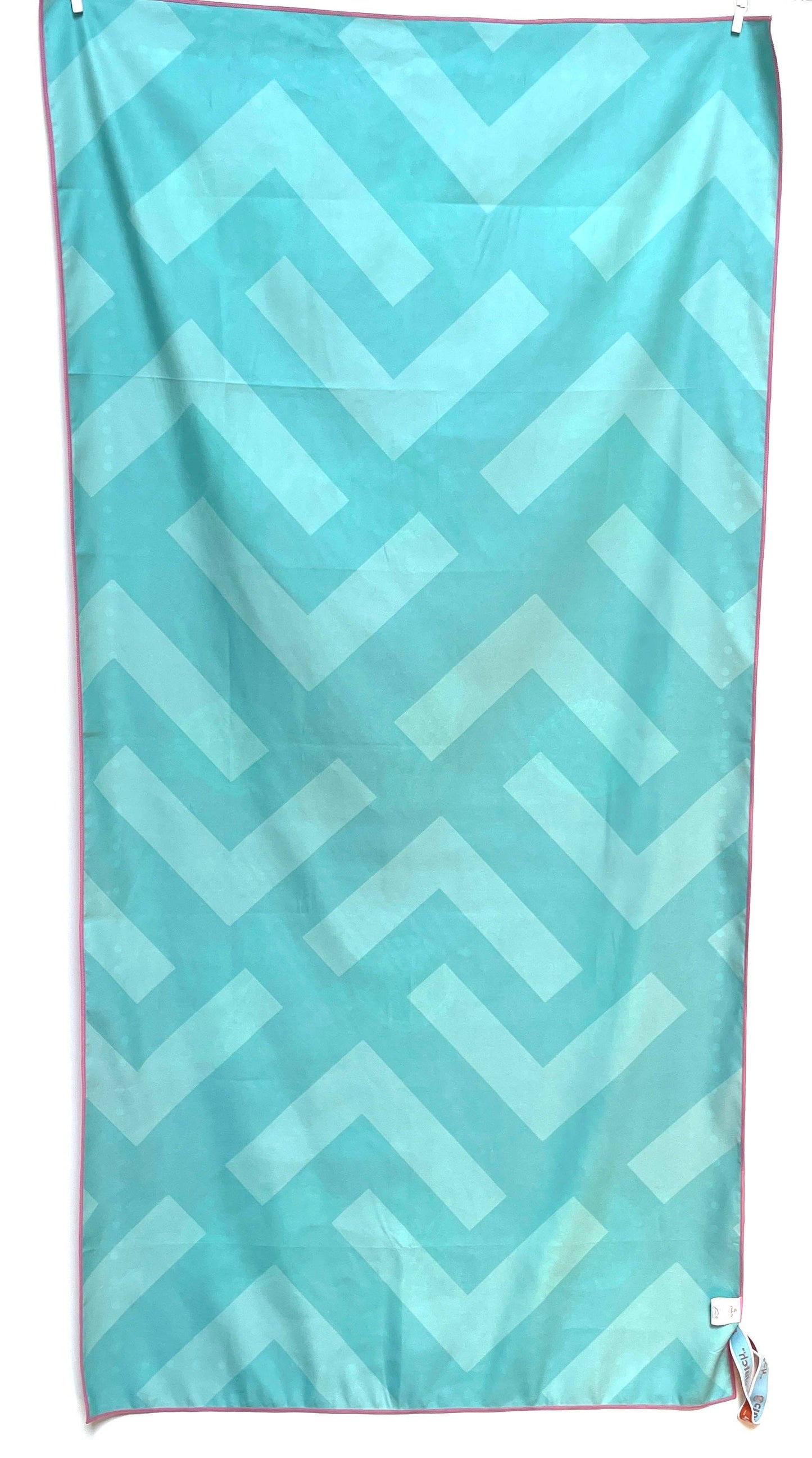 Sea Turtle Soirée quick dry towel